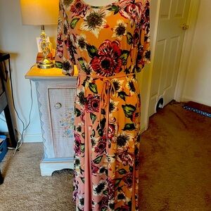 Beautiful Nina Leonard Pink Floral Dress. Size PL
